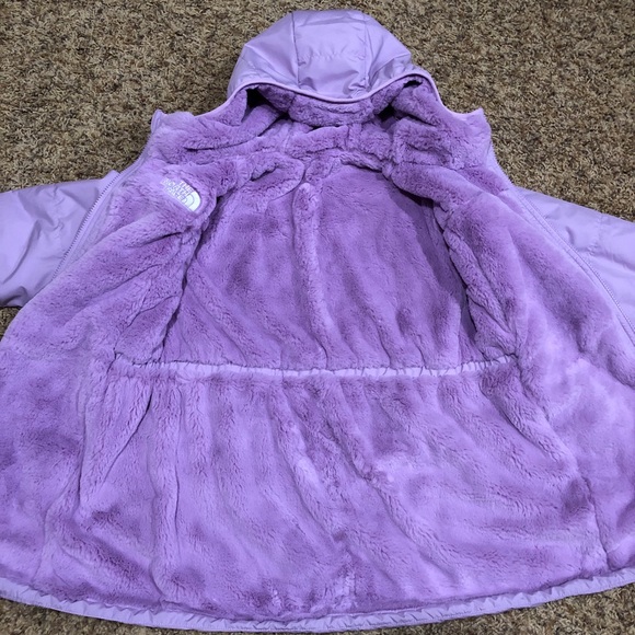 The North Face Girls' Reversible Mossbud Parka - Picture 8 of 11